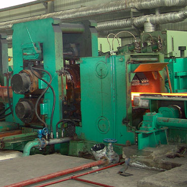 Closed-rolling-mill