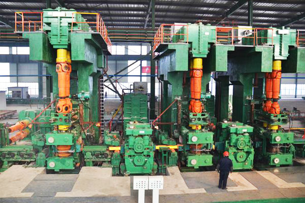 Horizontal and vertical rolling mill