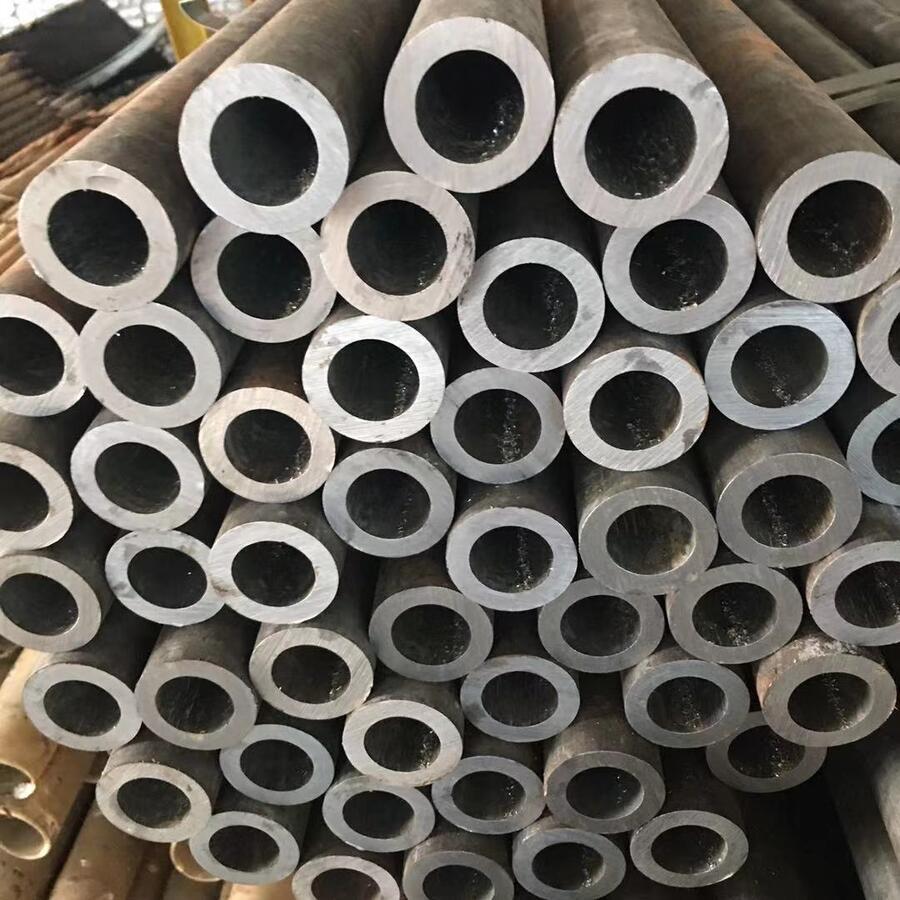 Hot rolled seamless steel pipe