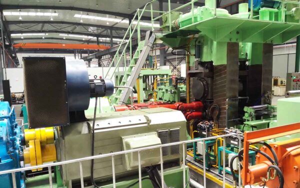 4-hi strip steel rolling mill